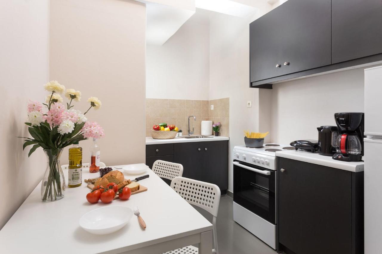 Homely Apartments By Athens Stay Bagian luar foto